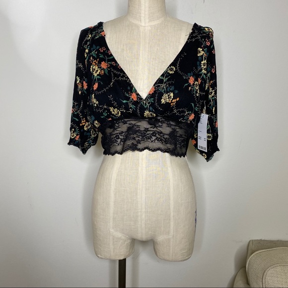 UO Samara Plunging Surplice Cropped Top - Picture 4 of 7